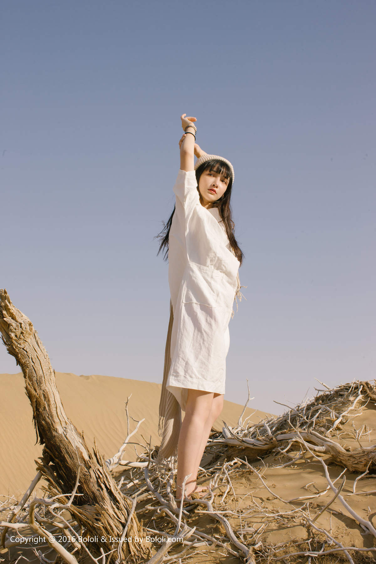亚洲ROSI美女模特露臀王之应沙漠之应KIM009高清写真集图片