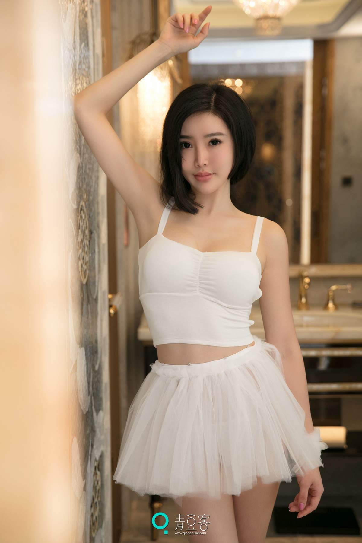 何晨曦图片