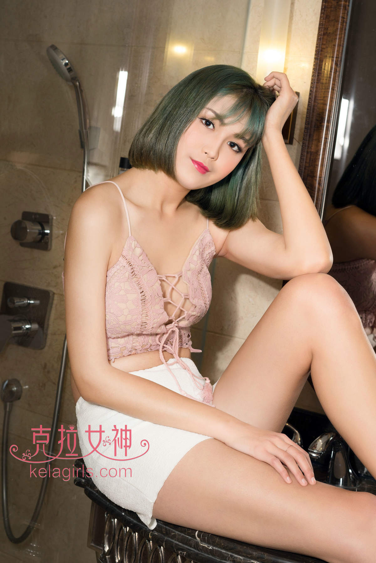 网络美女模特朵哈写真图集图片