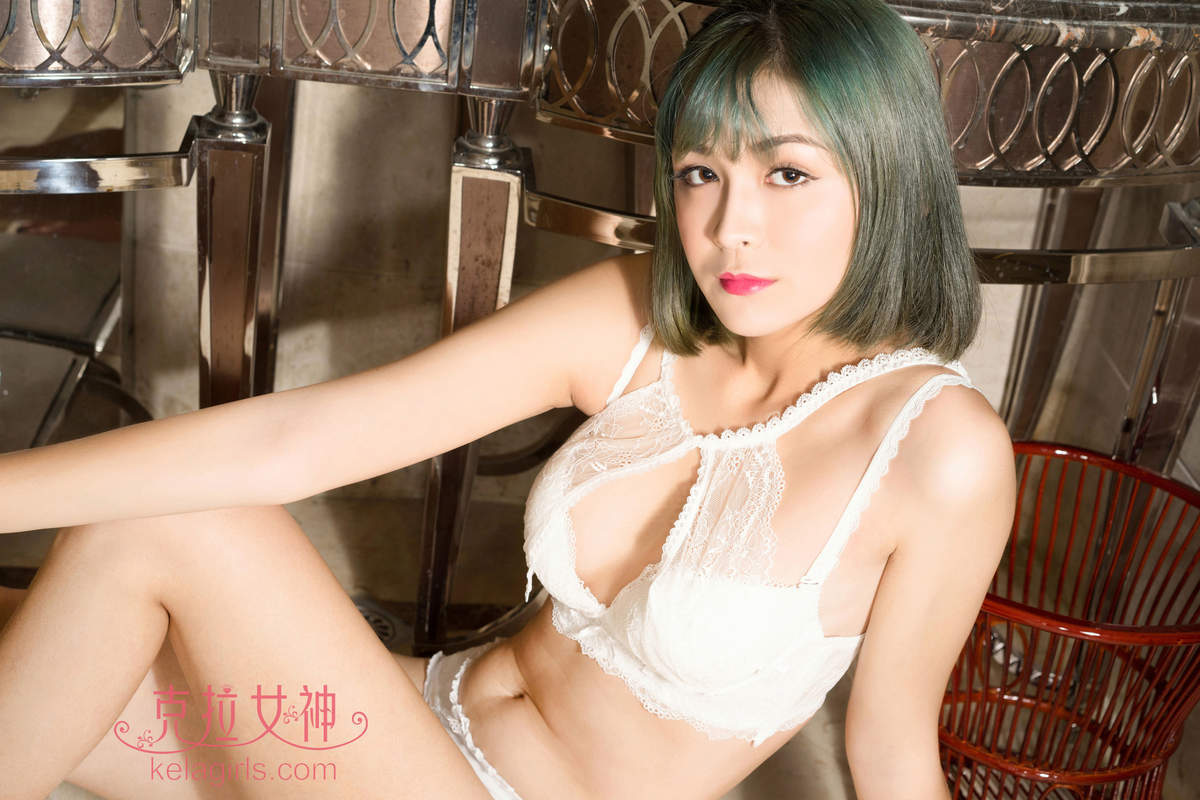 网络美女模特朵哈写真图集图片