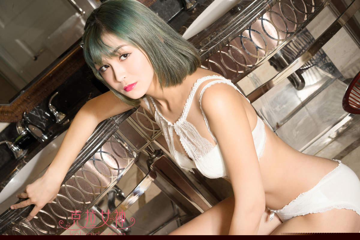 网络美女模特朵哈写真图集图片