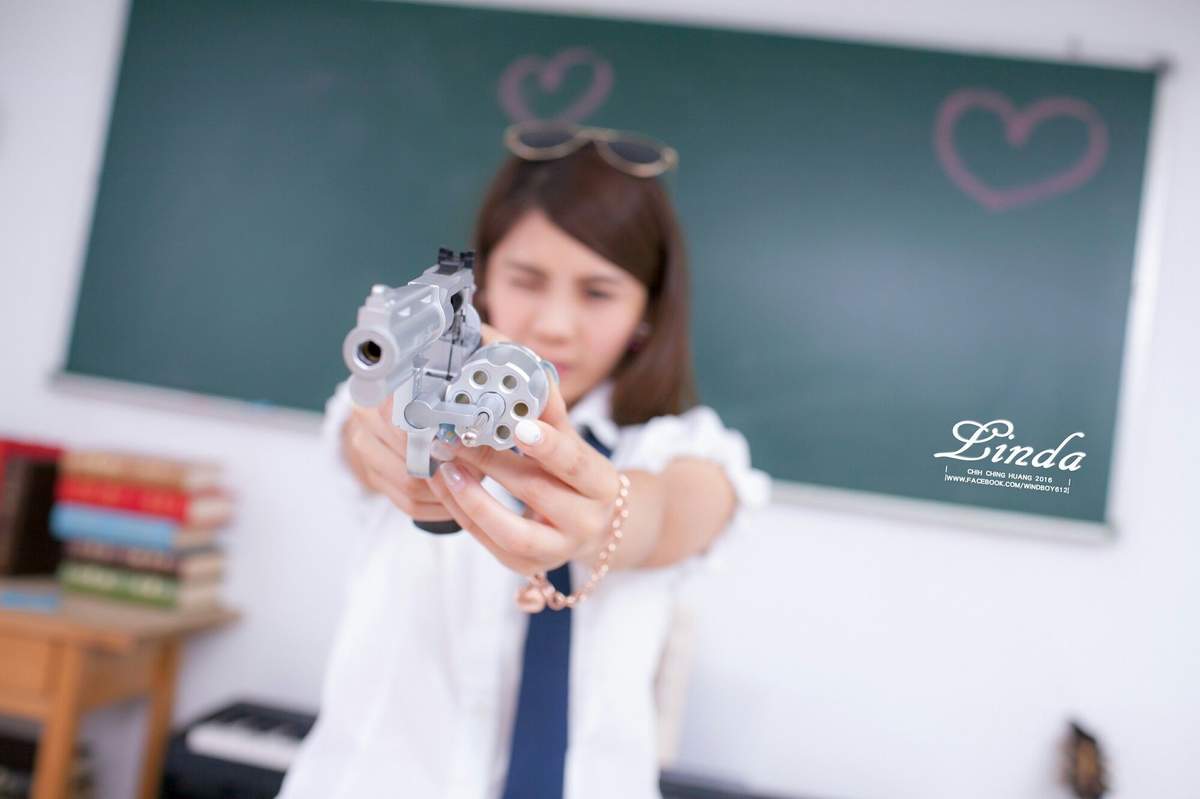 美女琳妲图片