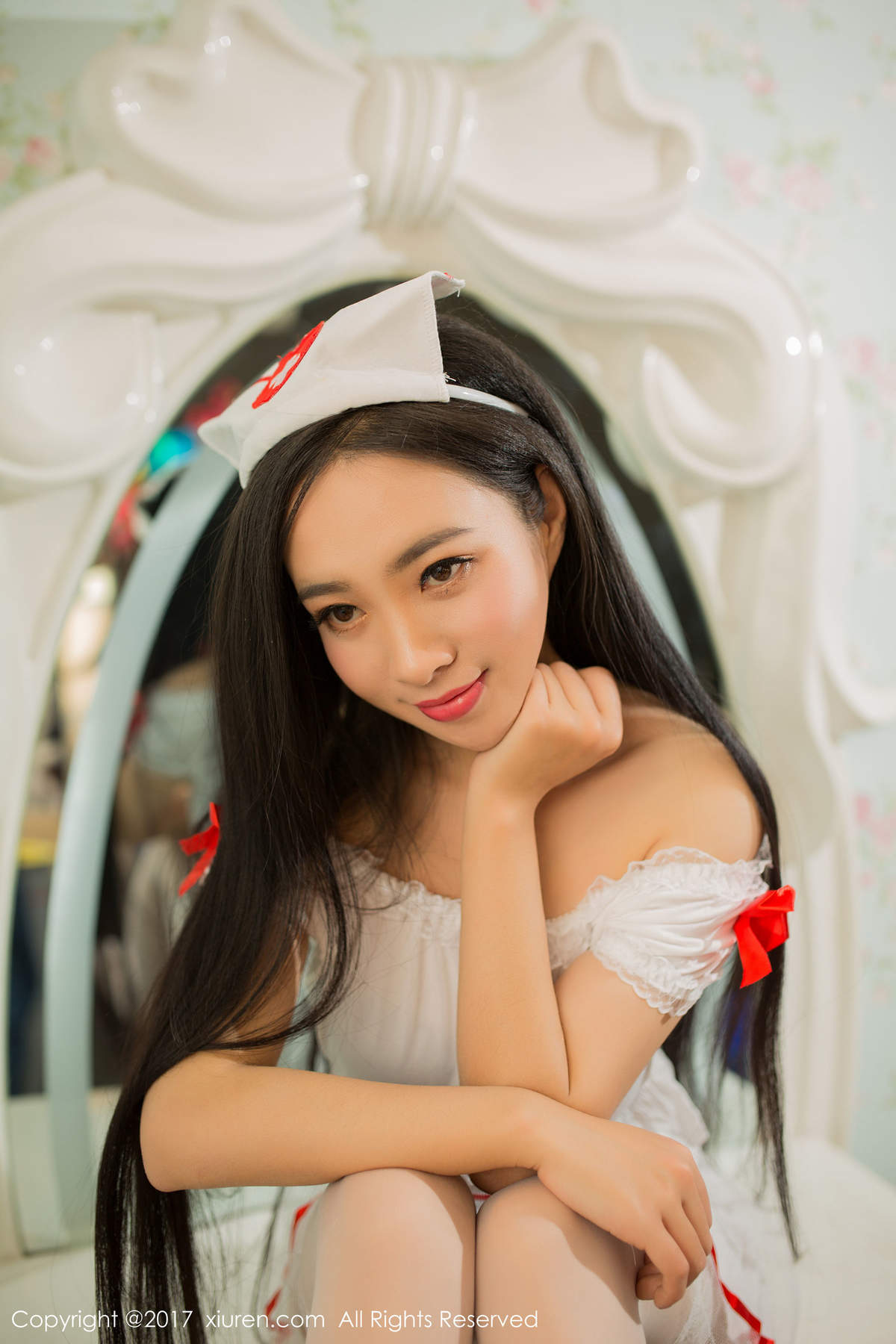 亚洲8090模特艾儿521黑丝兔女郎性感护士制服高清妹子写真集图片