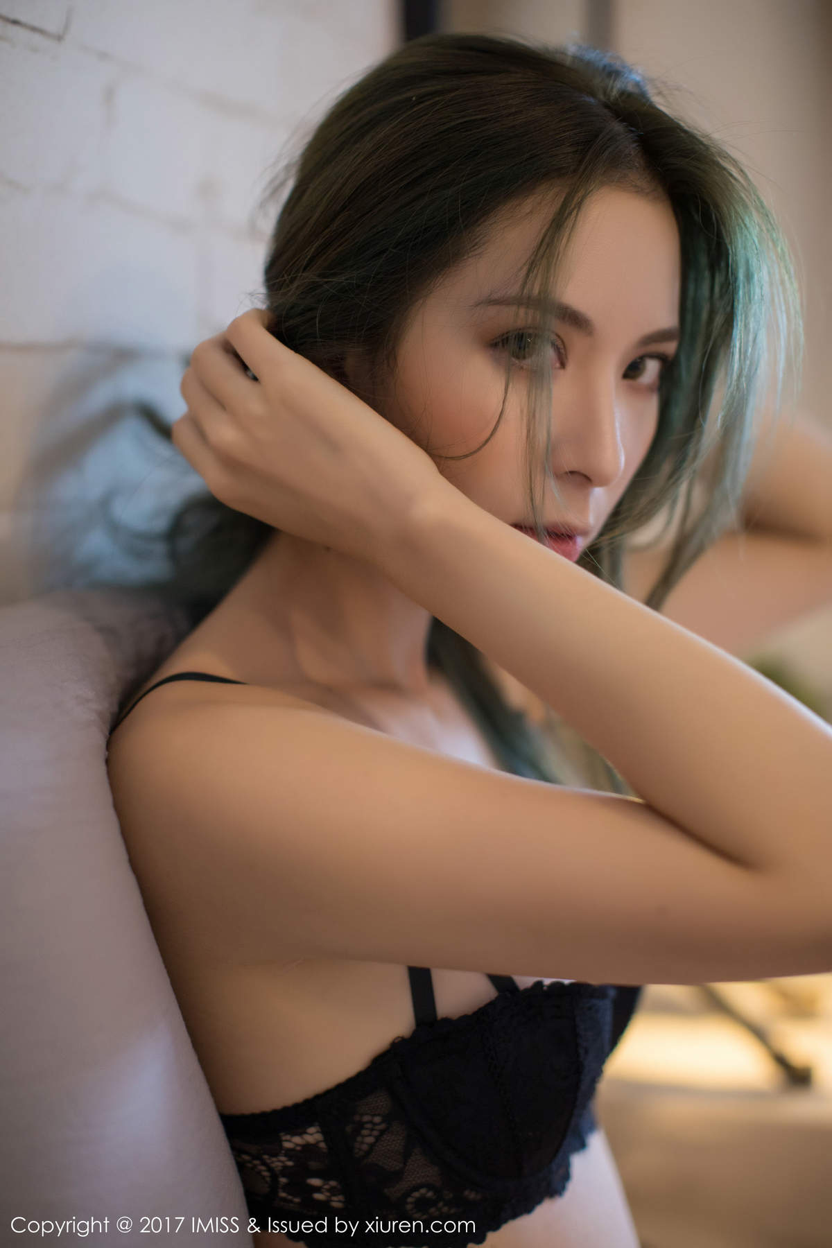 亚洲美女陈良玲Carry气质女神的黑丝美腿高清模特写真集图片