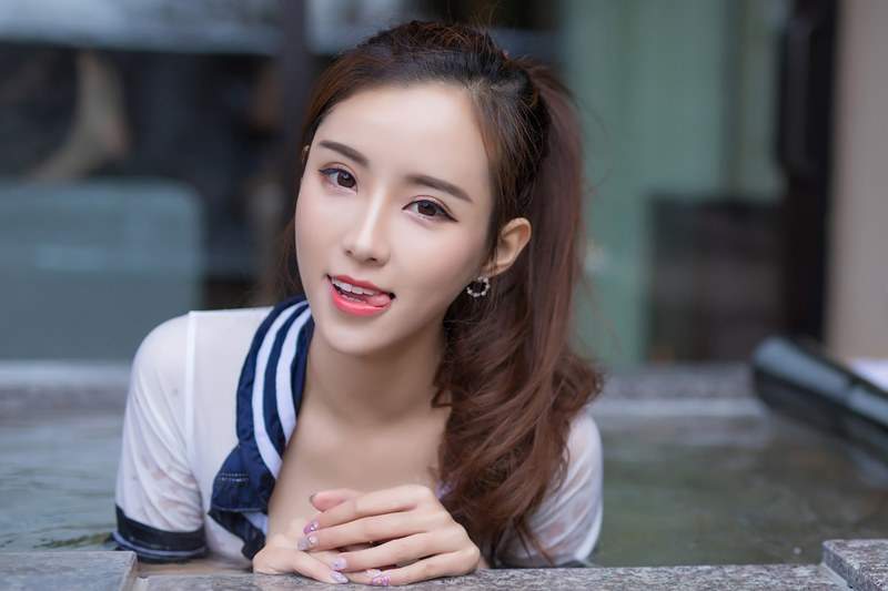 美女猫宝图片