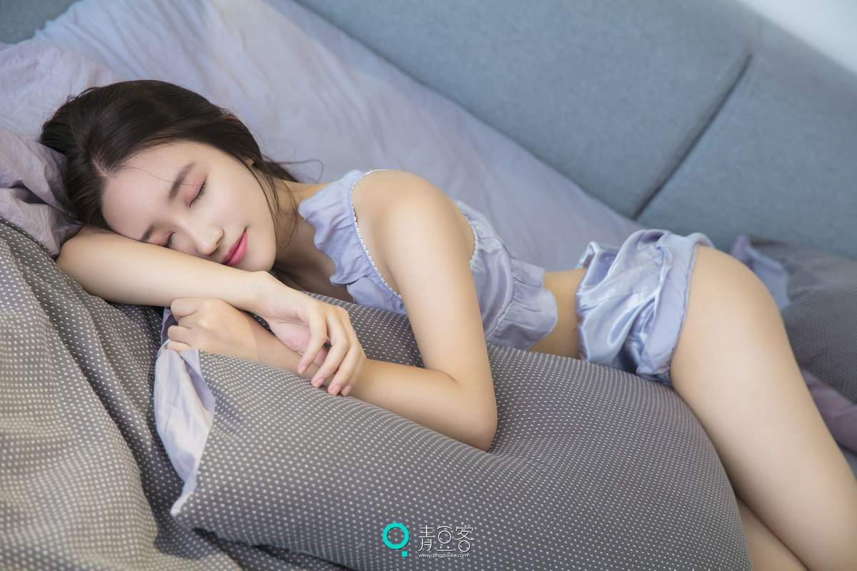 mm7160美女模特私拍魏扭扭性感内衣睡衣高清妹子写真集图片