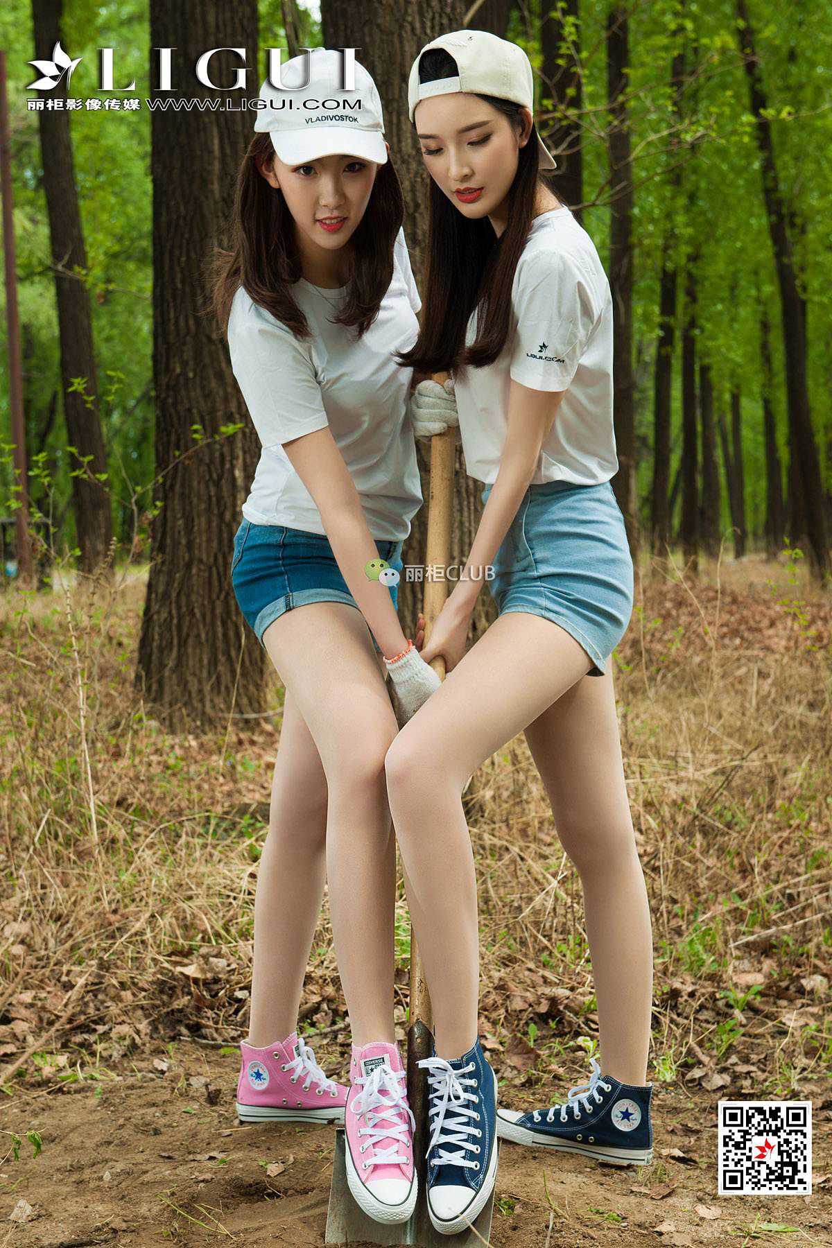 漂亮美女丽柜腿模雪糕筱筱户外丝足美腿丝足写真集图片
