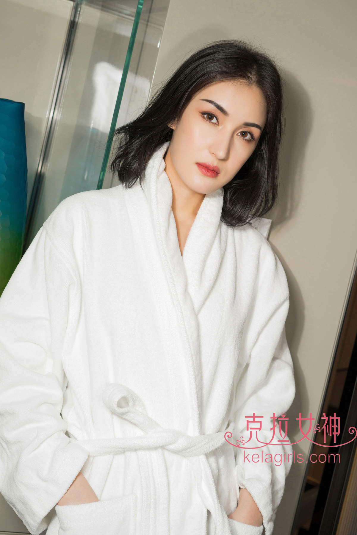 美女瑞莎图片
