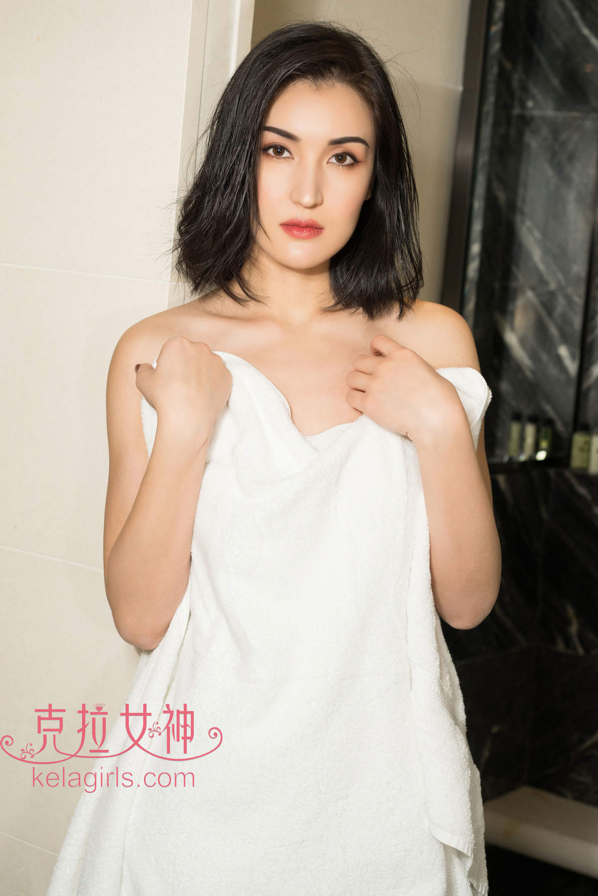 美女瑞莎图片