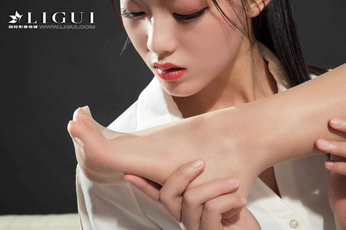 日韩女优美女模特腿模敏儿黑丝女王美脚网络丽人高清妹子写真集图片