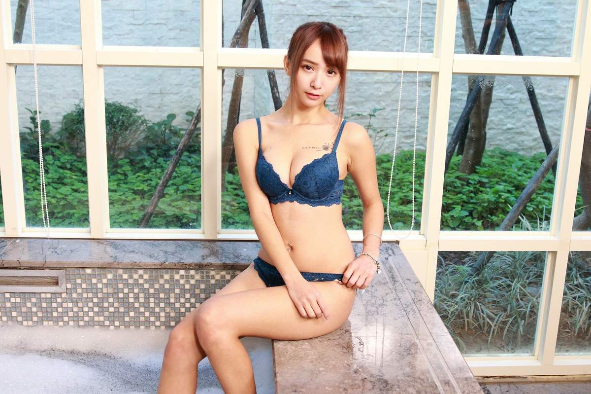 最美女人张雅涵Kimi雅涵内衣秀（三套服装）高清妹子写真集图片