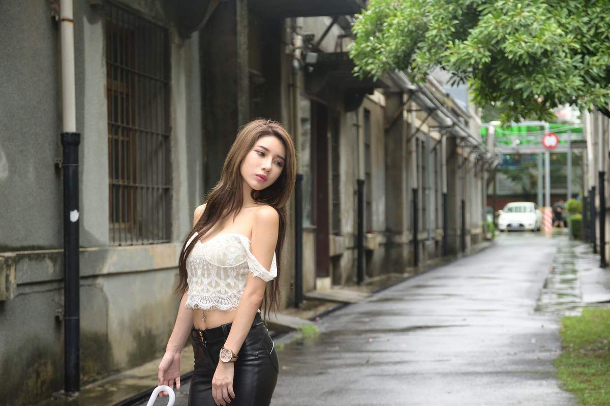 亚洲69美女秀场沈雅琪皮裤少女高清妹子写真集图片