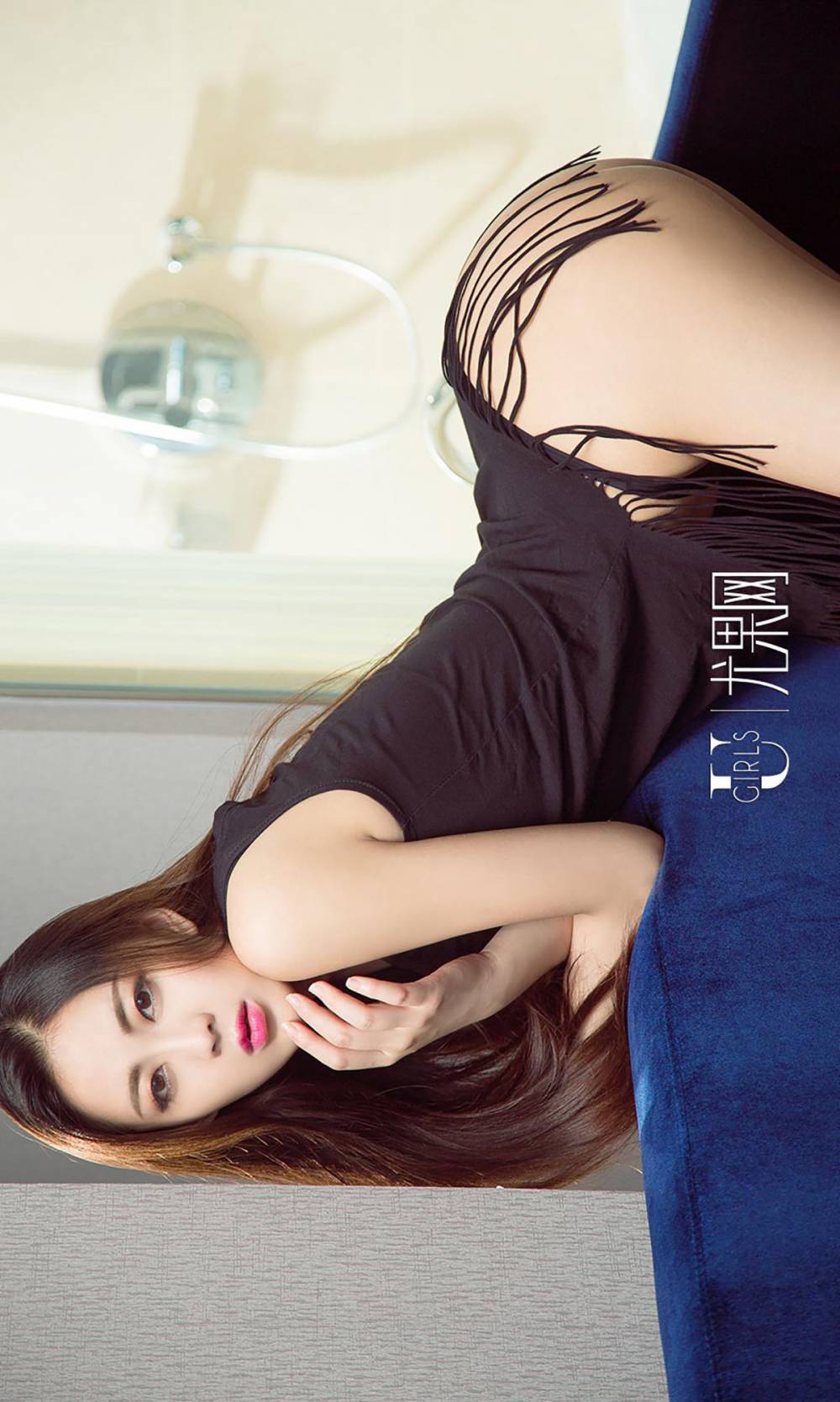 美女依歌图片