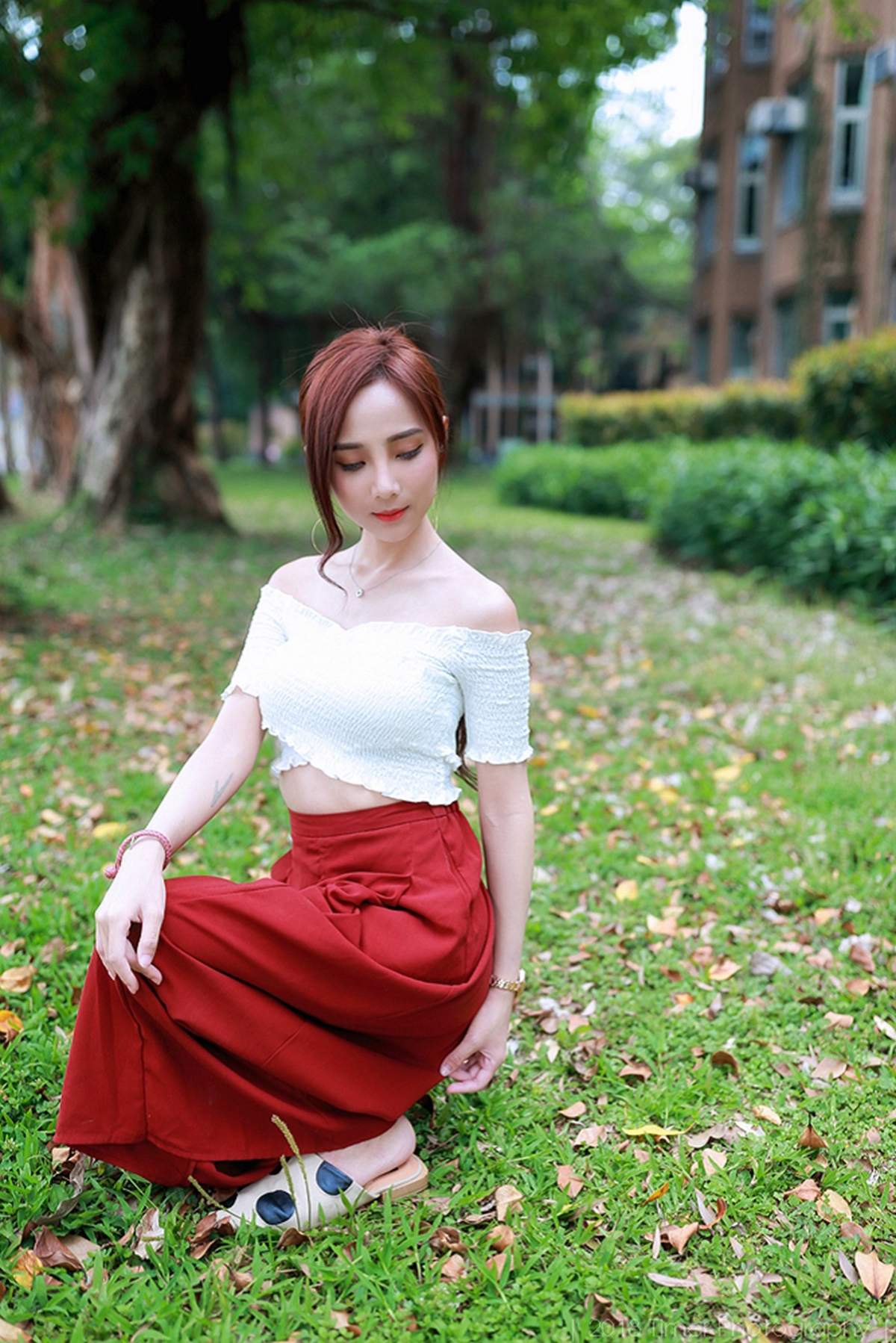 嫩模韩式三点式半遮半掩Lynne雨玄台大外拍写真集图片
