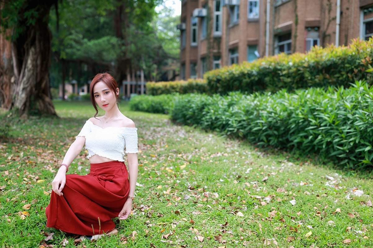 嫩模韩式三点式半遮半掩Lynne雨玄台大外拍写真集图片