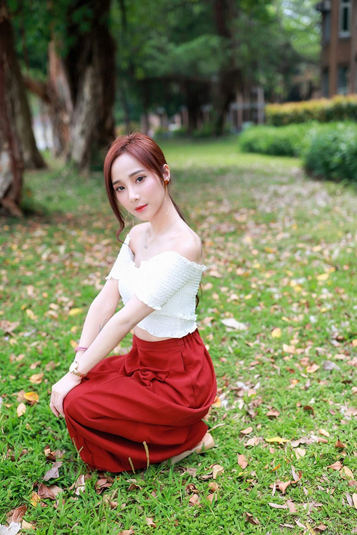 嫩模韩式三点式半遮半掩Lynne雨玄台大外拍写真集图片