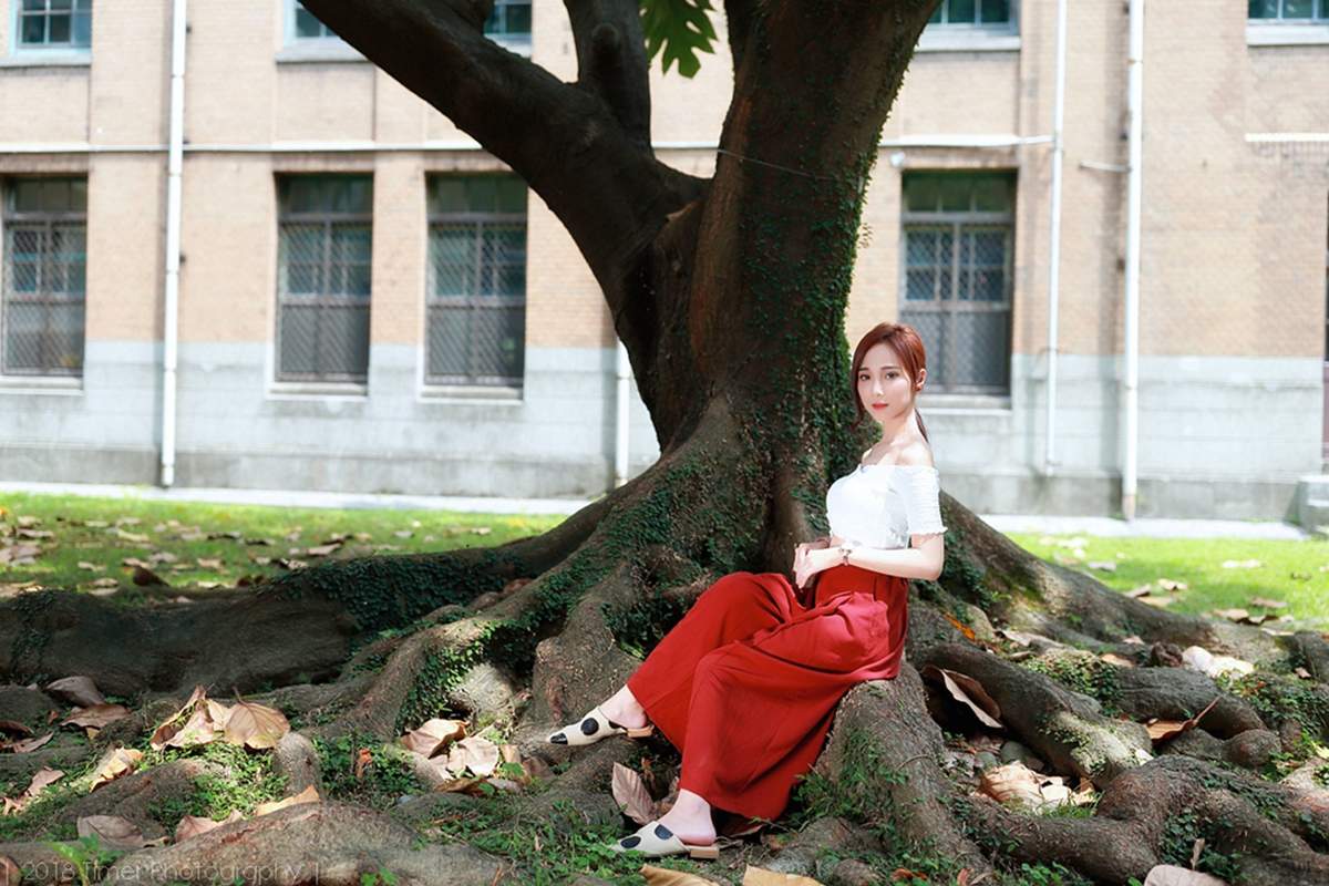 嫩模韩式三点式半遮半掩Lynne雨玄台大外拍写真集图片