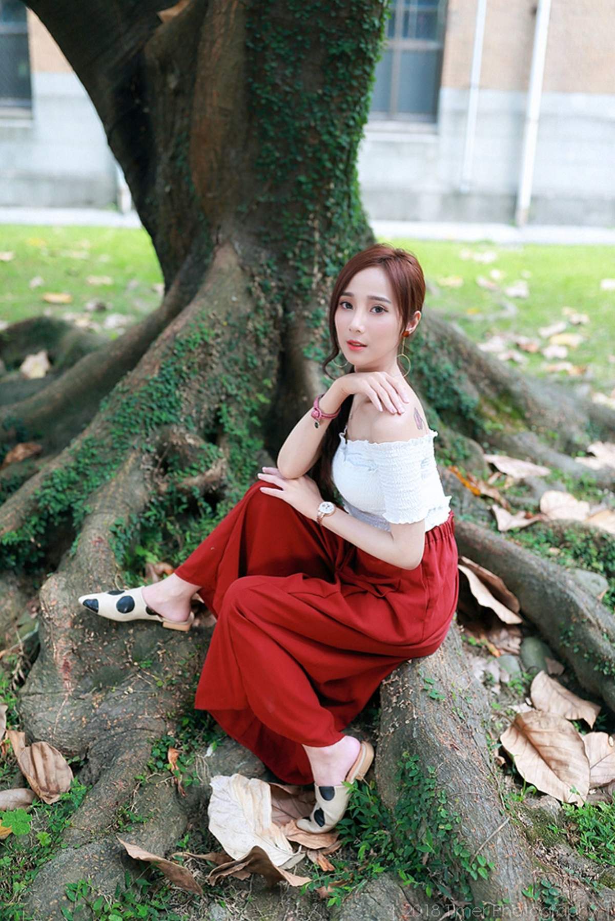 嫩模韩式三点式半遮半掩Lynne雨玄台大外拍写真集图片