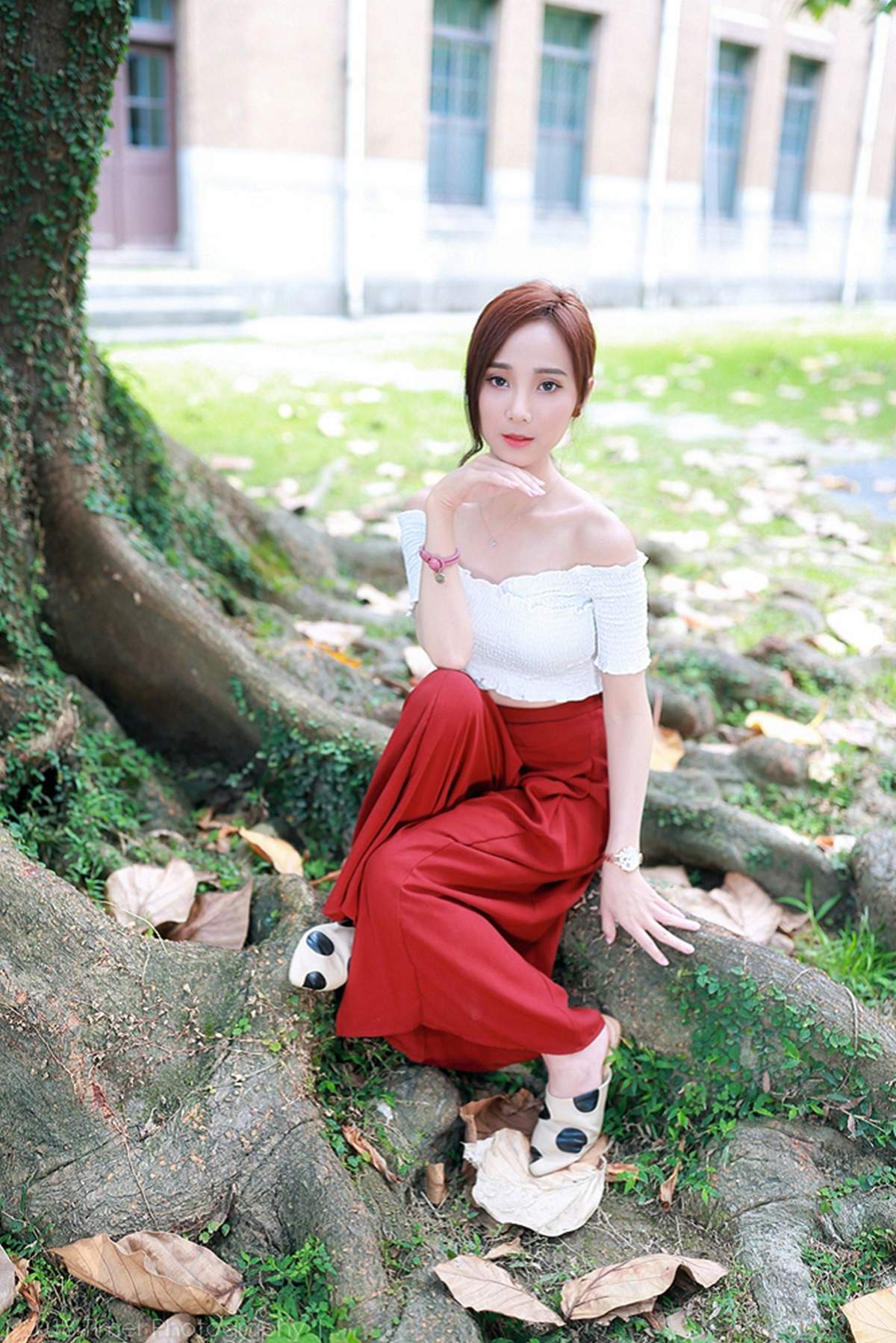 嫩模韩式三点式半遮半掩Lynne雨玄台大外拍写真集图片