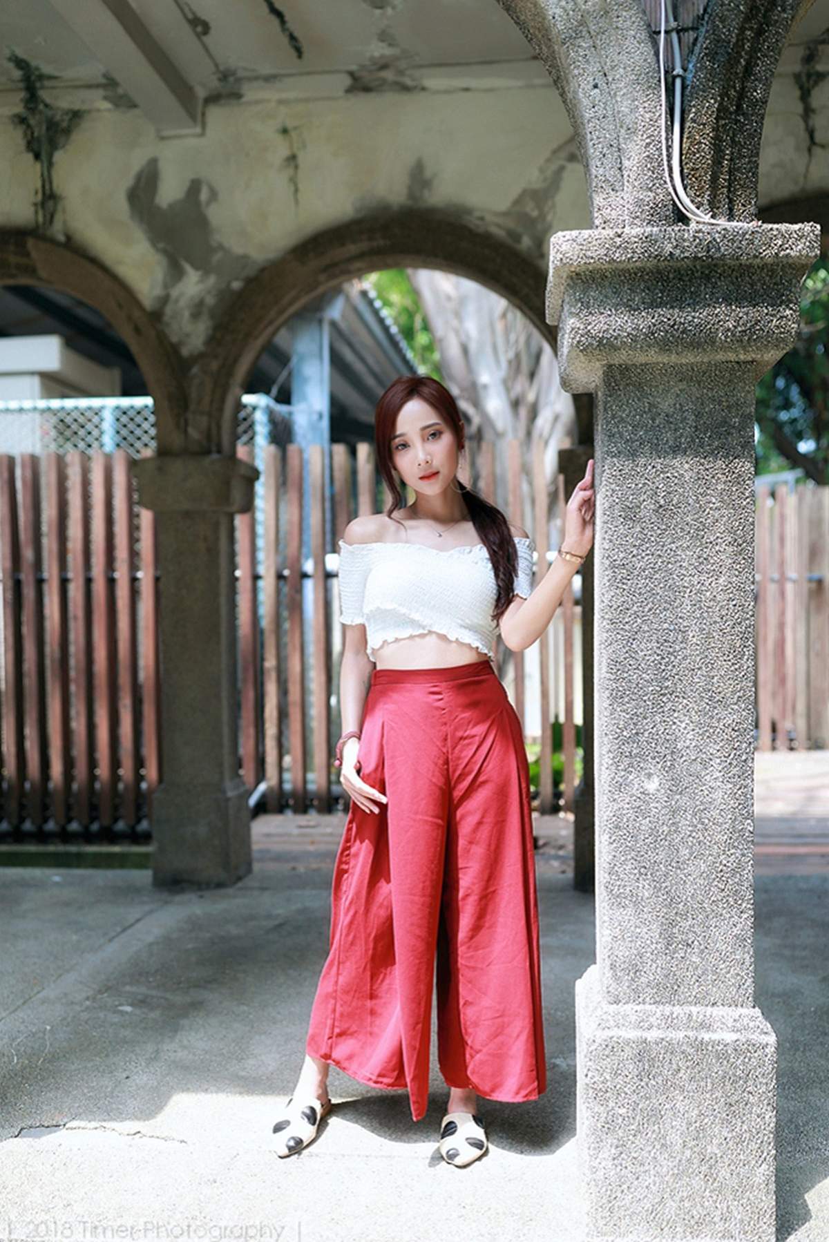 嫩模韩式三点式半遮半掩Lynne雨玄台大外拍写真集图片