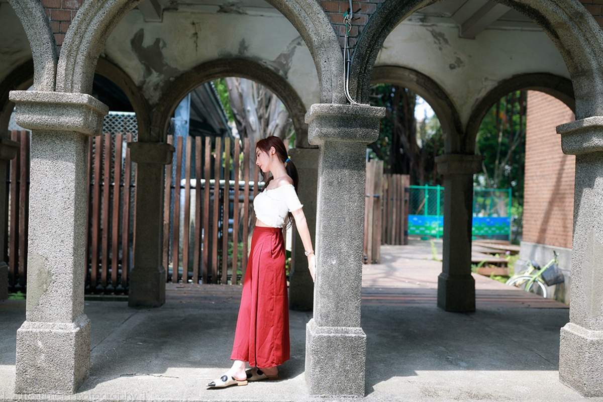 嫩模韩式三点式半遮半掩Lynne雨玄台大外拍写真集图片