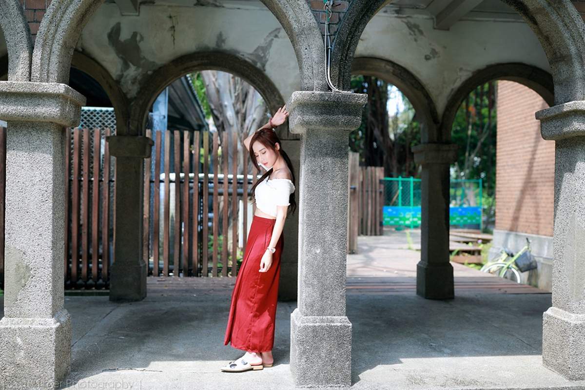 嫩模韩式三点式半遮半掩Lynne雨玄台大外拍写真集图片