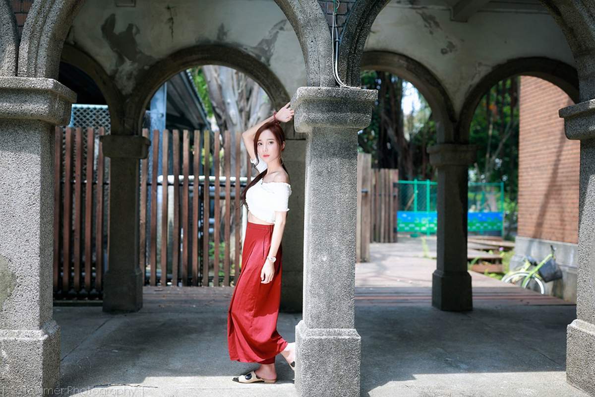 嫩模韩式三点式半遮半掩Lynne雨玄台大外拍写真集图片