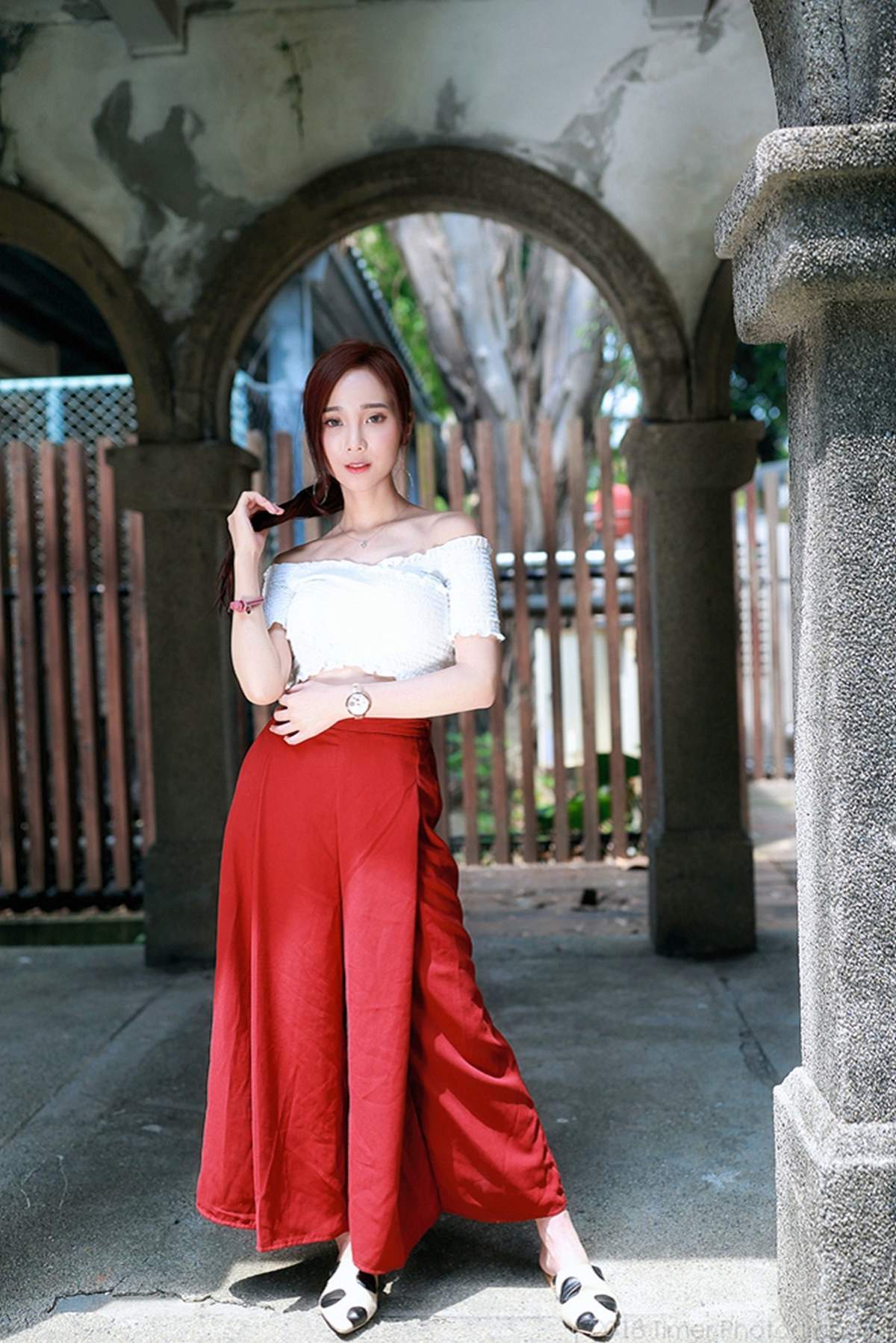 嫩模韩式三点式半遮半掩Lynne雨玄台大外拍写真集图片