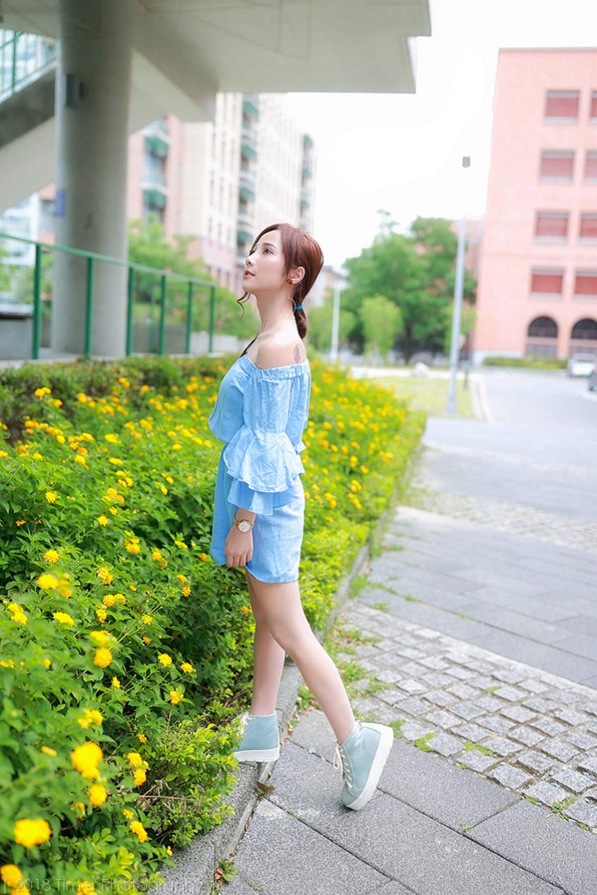 嫩模韩式三点式半遮半掩Lynne雨玄台大外拍写真集图片