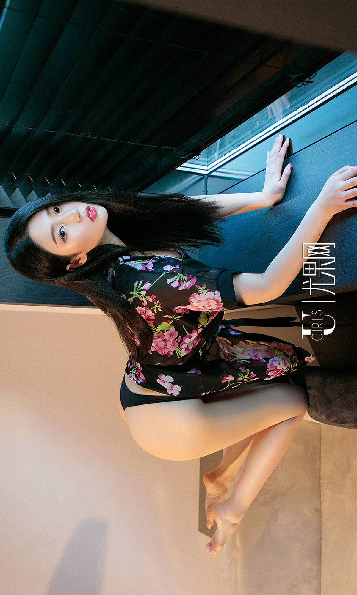 美女钟晴图片