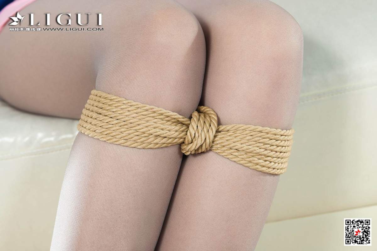 美女钟晴图片