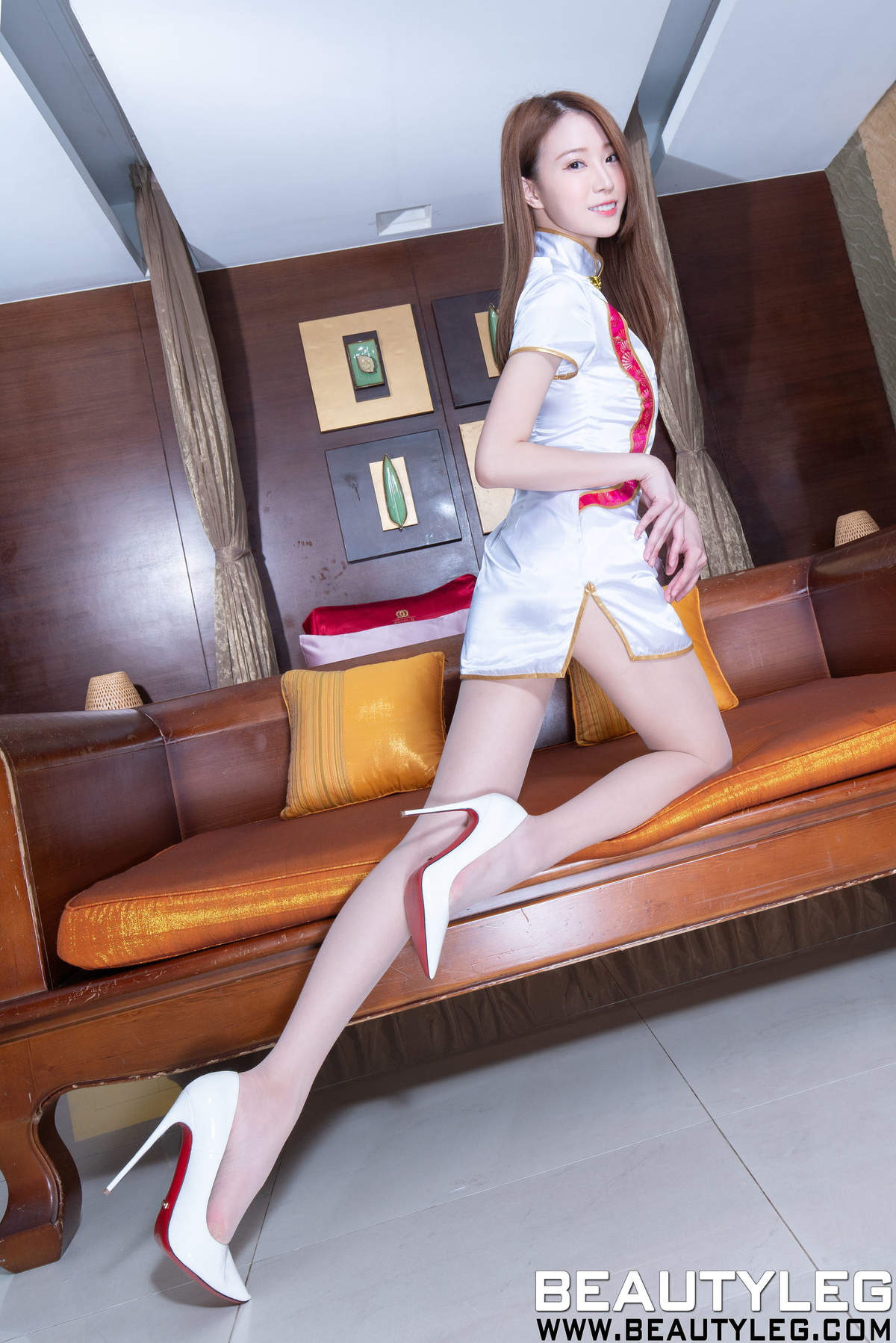 大陆妹子腿模Lia杨思原水手制服丝袜美腿No.1719写真集图片