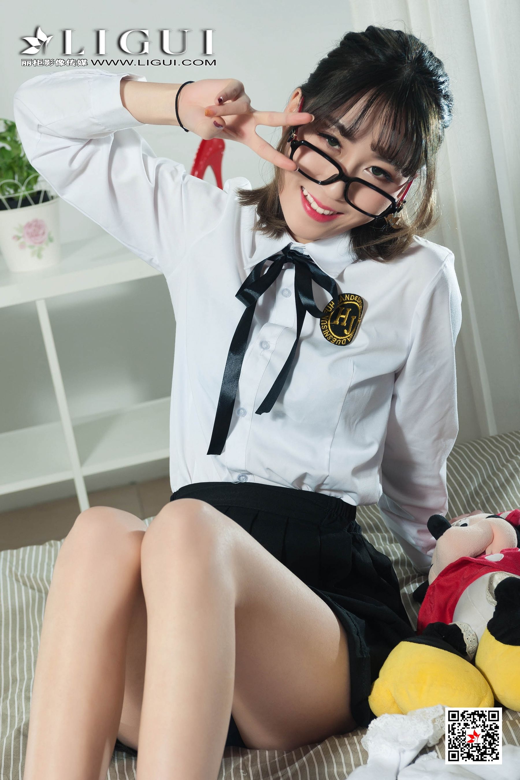 丽柜鱼妹图片