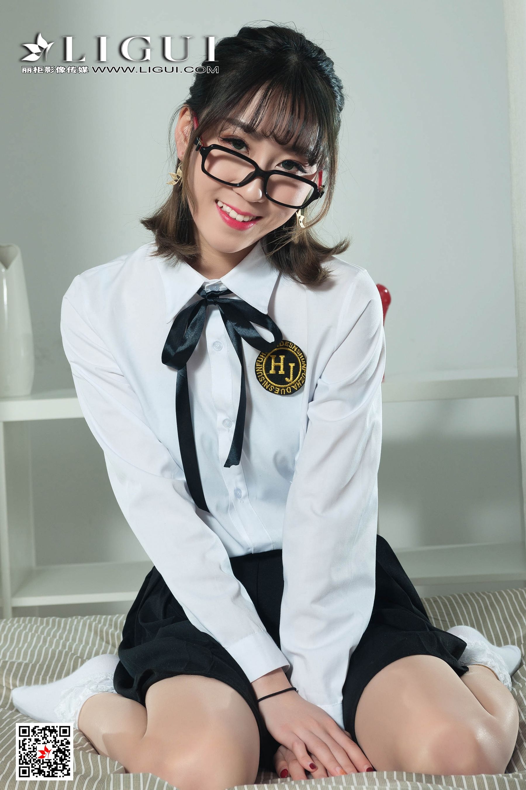 丽柜鱼妹图片