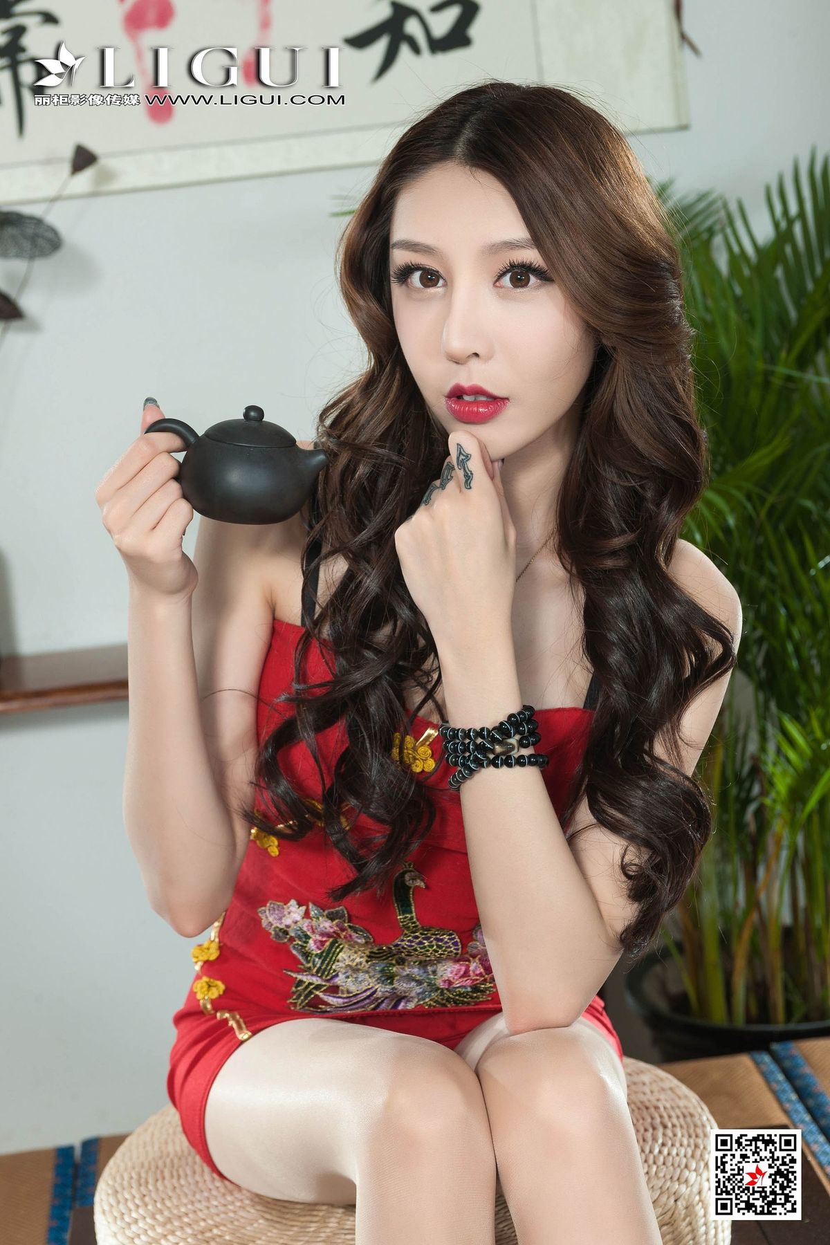 亚洲妹妹内衣腿模兔子女仆绳艺网络丽人写真集图片