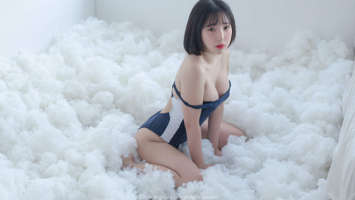 日本美女模特透明内内衣秀卿卿清新不失性感的私房魅惑高清写真集图片