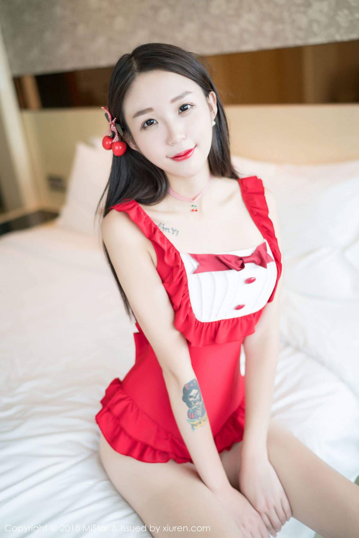 亚洲女人的b白沫长腿细腰童颜高清猫女写真集图片