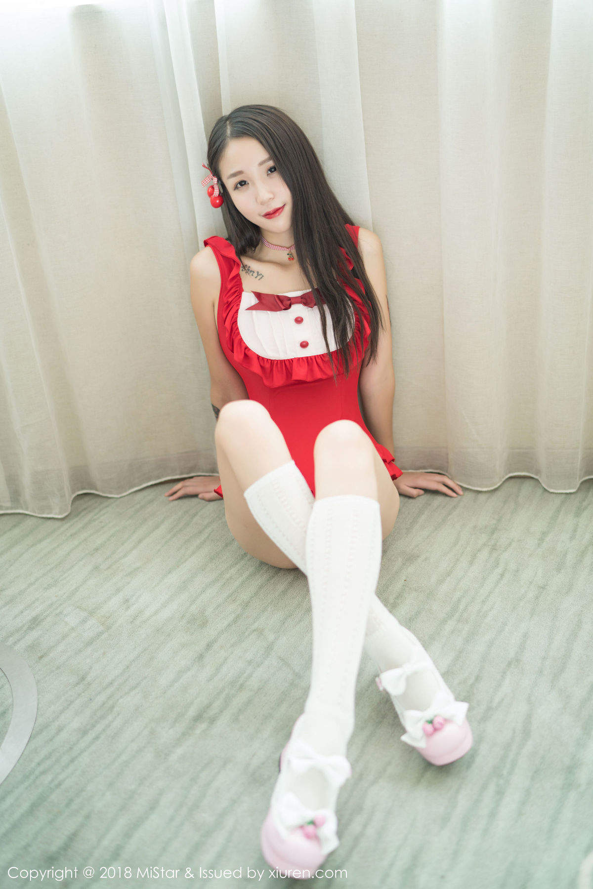 亚洲女人的b白沫长腿细腰童颜高清猫女写真集图片
