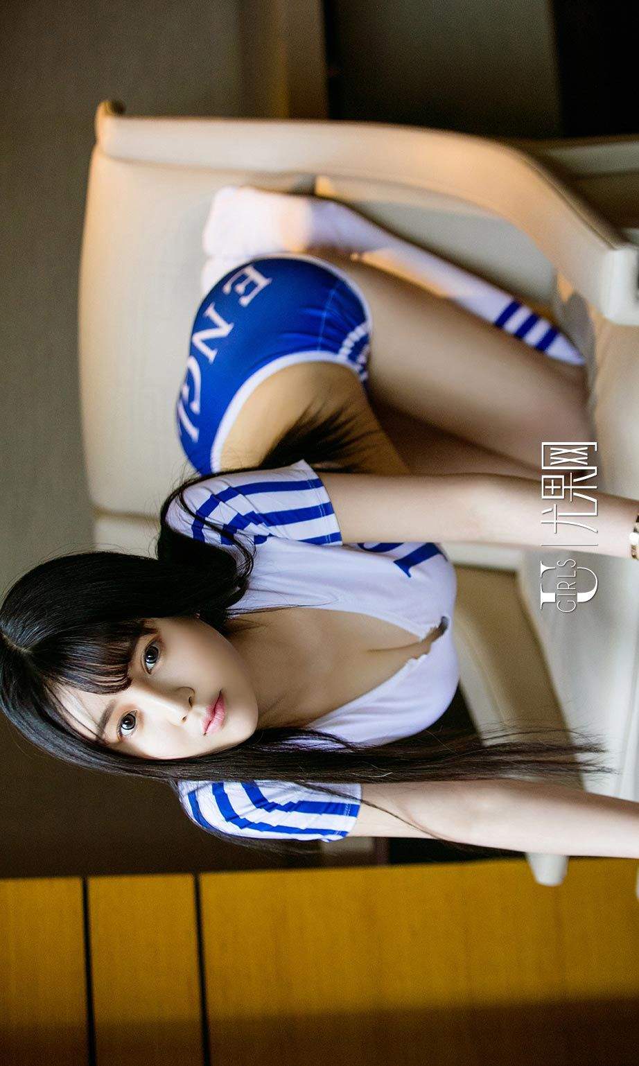 瑜伽美女腿模Xilly健身丝足写真集图片