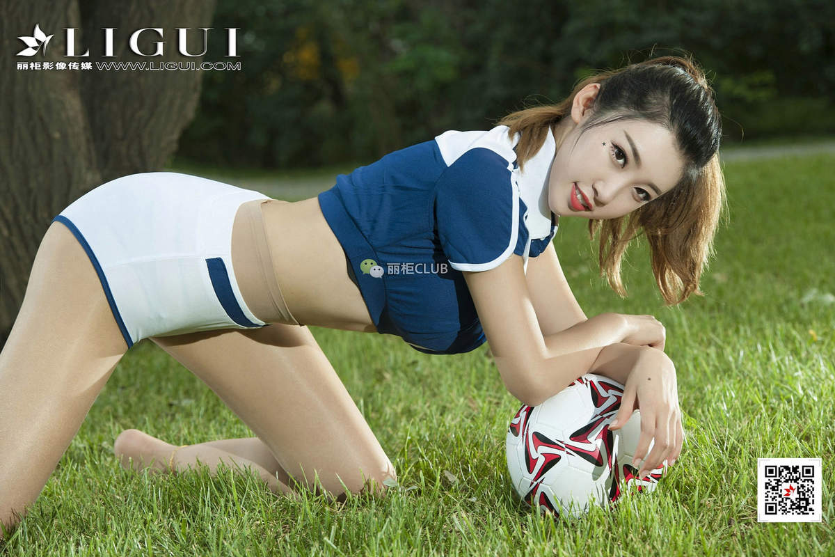 运动装美女图片