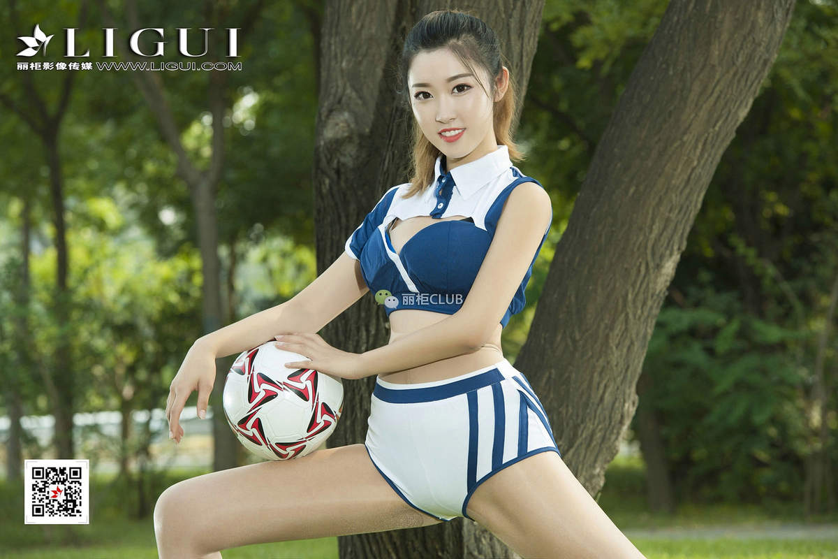 运动装美女图片