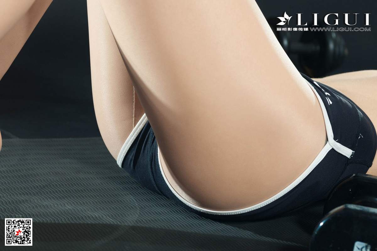瑜伽美女腿模Xilly健身丝足写真集图片