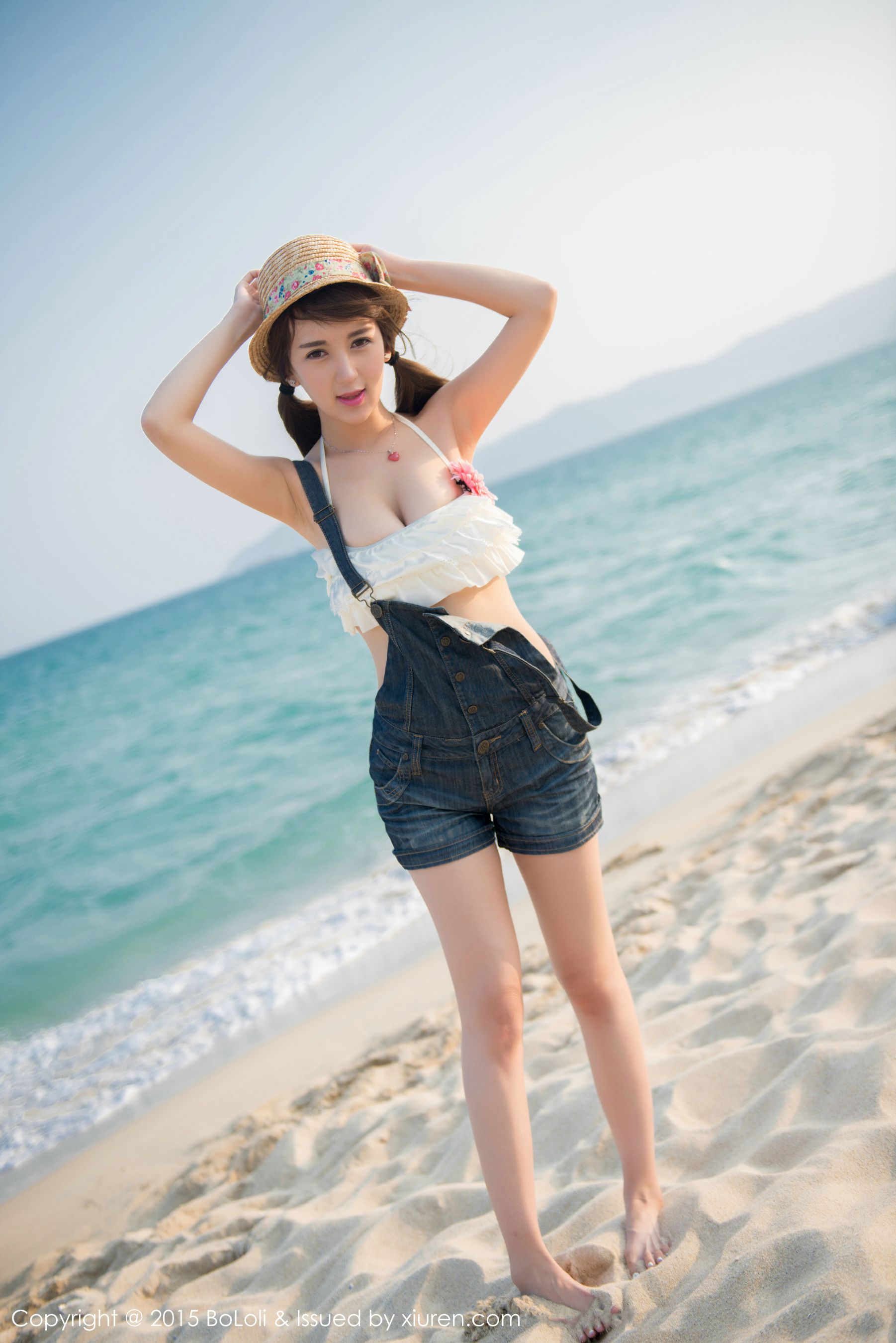 热裤美女图片
