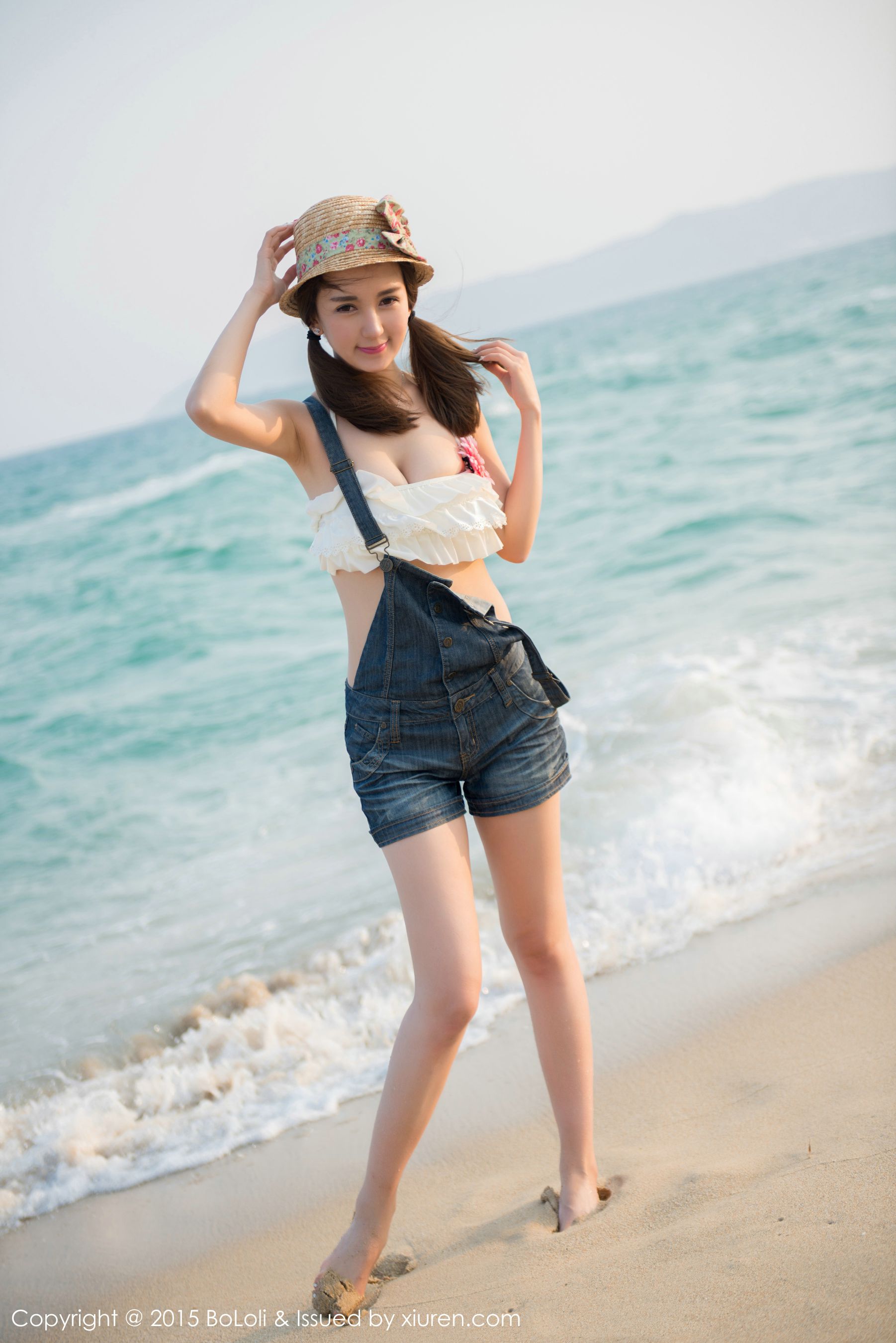 热裤美女图片