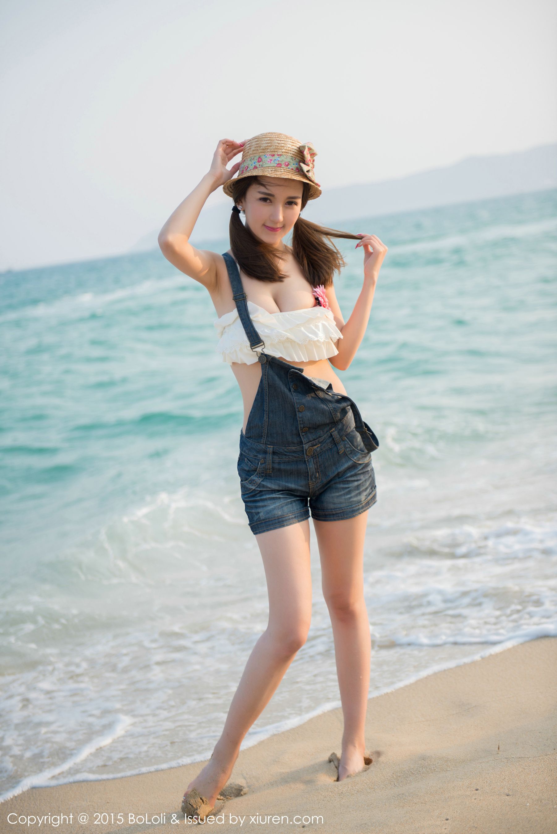 热裤美女图片