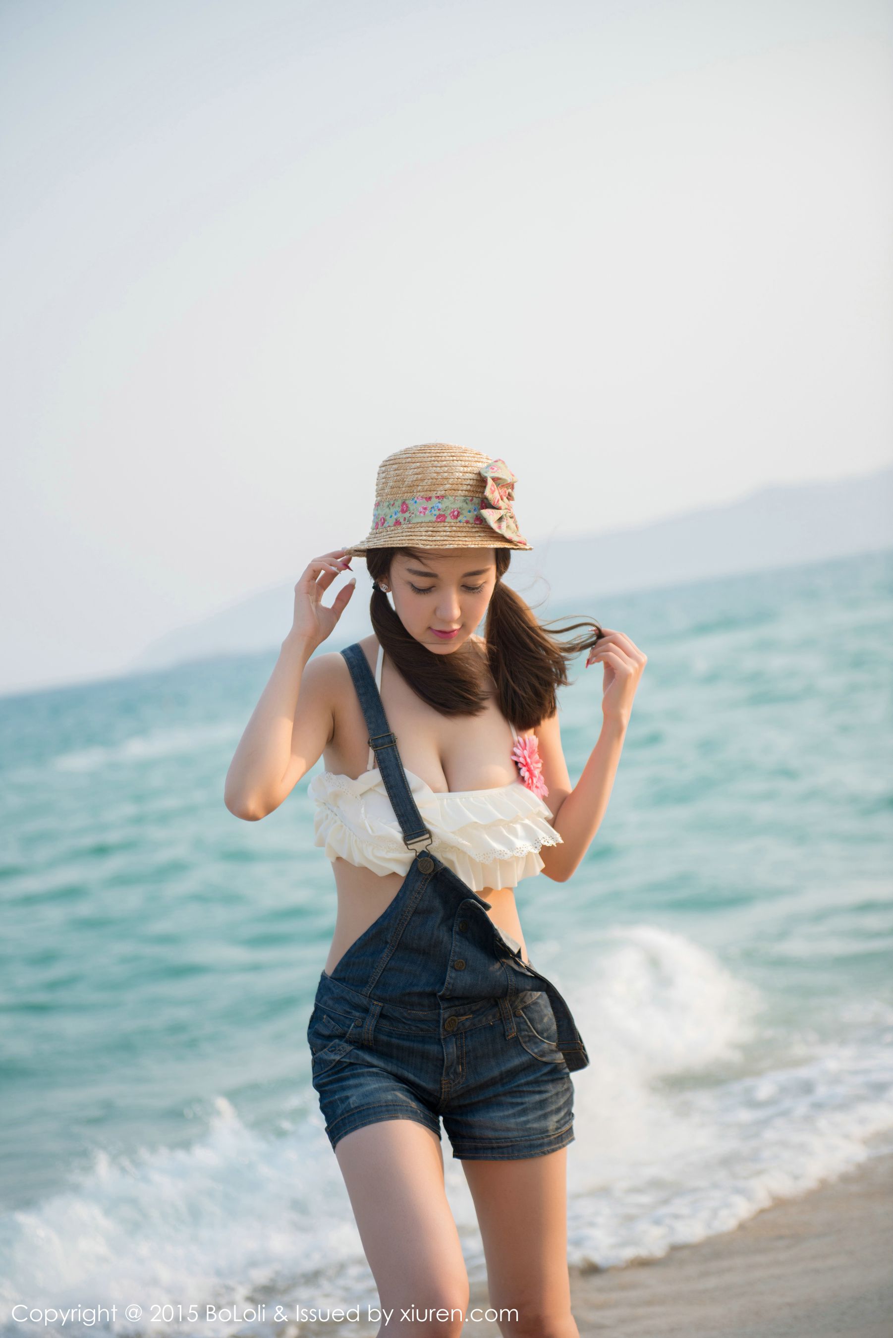热裤美女图片
