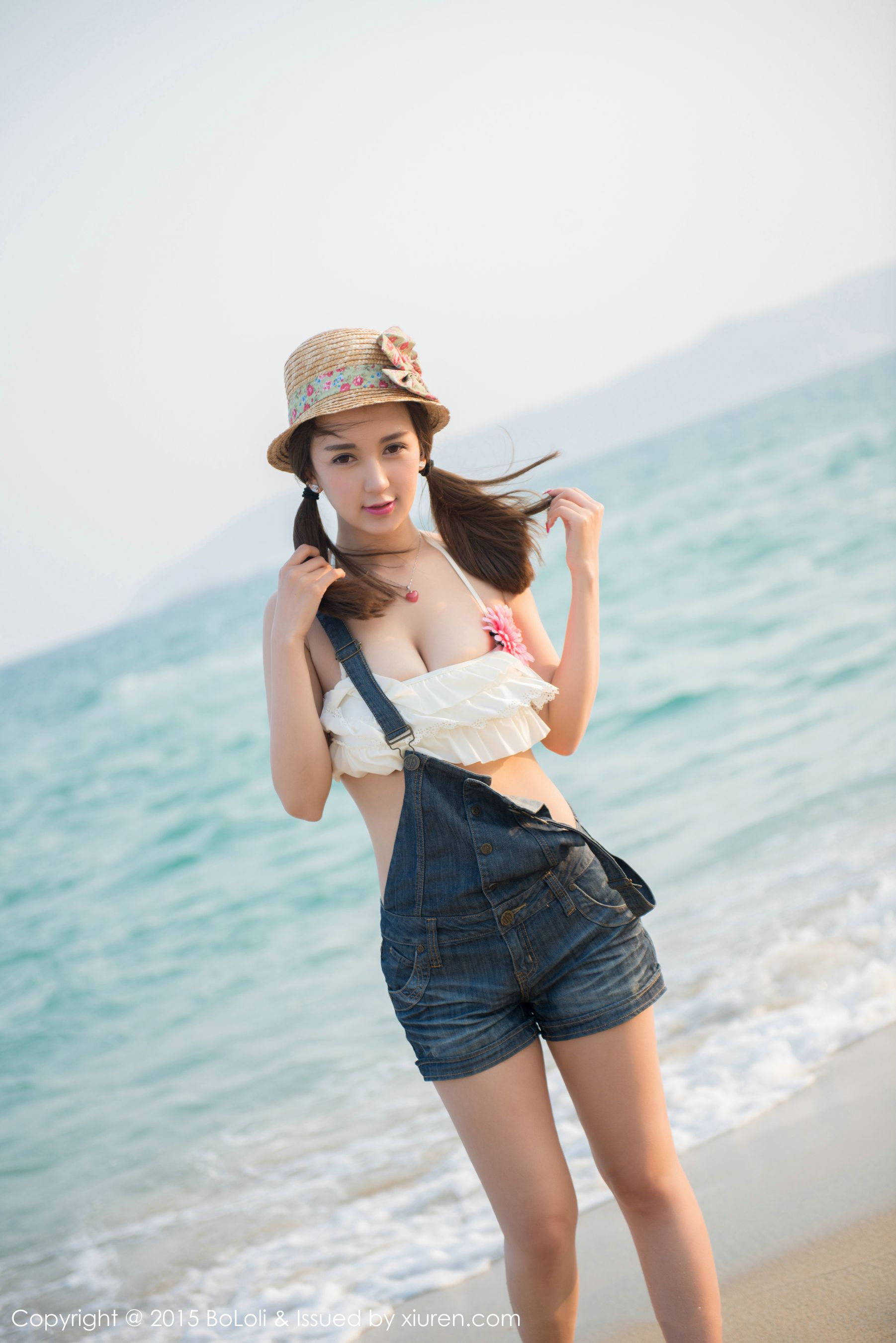 热裤美女图片