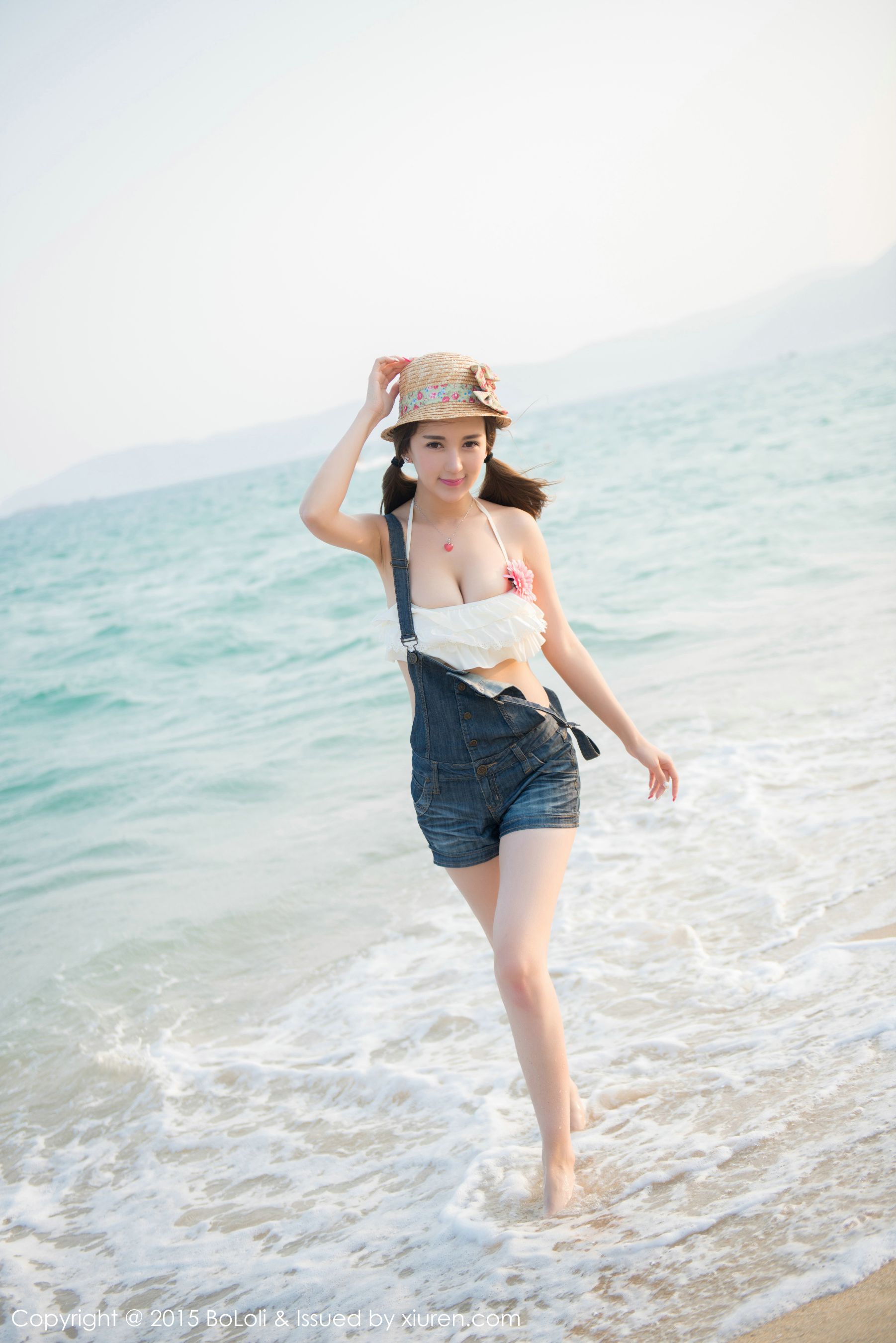 热裤美女图片