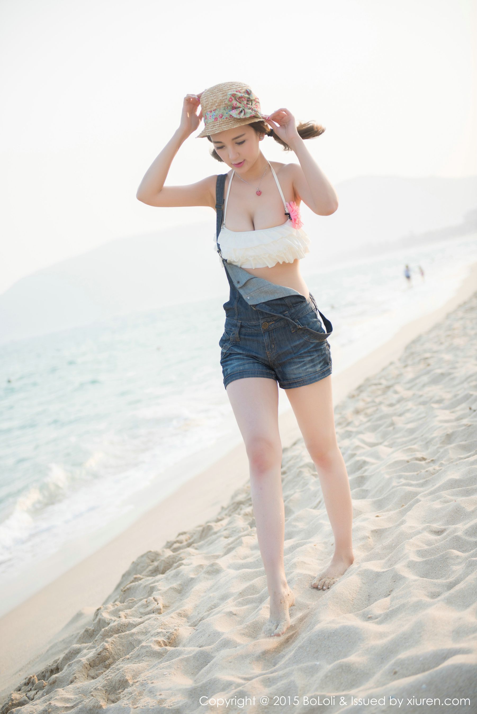 热裤美女图片