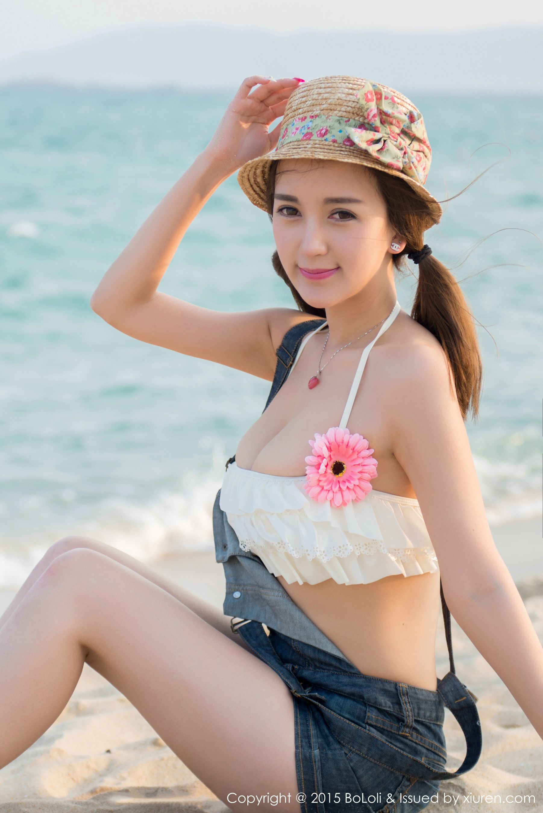 热裤美女图片